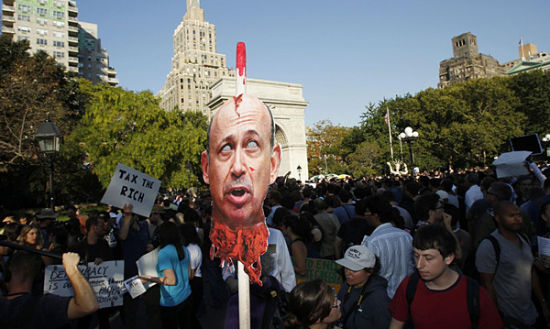 占领华尔街运动期间，高盛CEO布兰克梵的画像成为抗议者怒火的发泄对象。高盛一直被美国左派人士视为华尔街罪恶的渊薮。